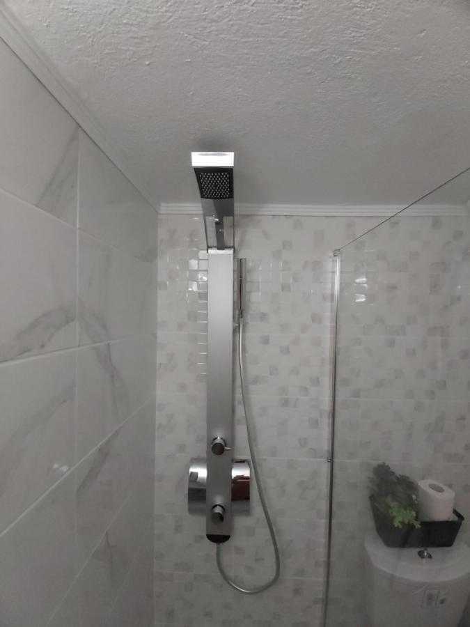 סרס Lux Apartment Downtown מראה חיצוני תמונה