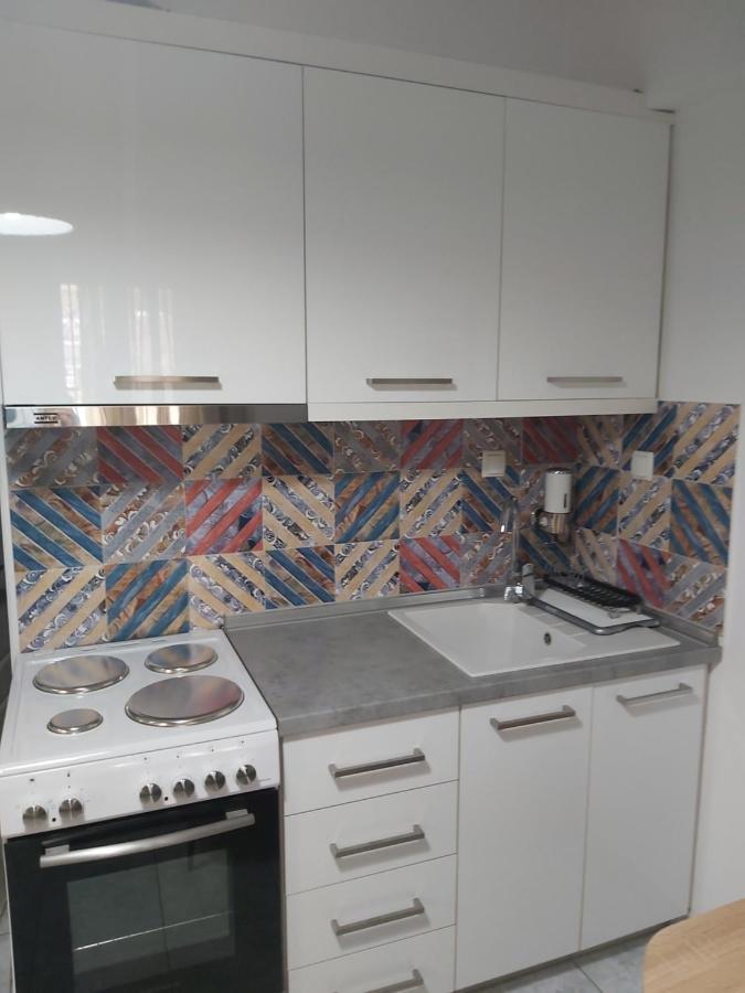 סרס Lux Apartment Downtown מראה חיצוני תמונה
