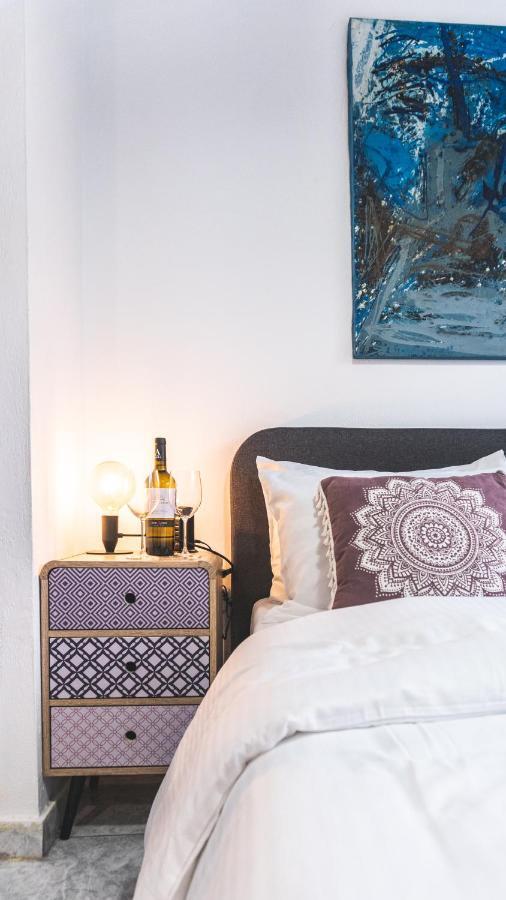 סרס Lux Apartment Downtown מראה חיצוני תמונה