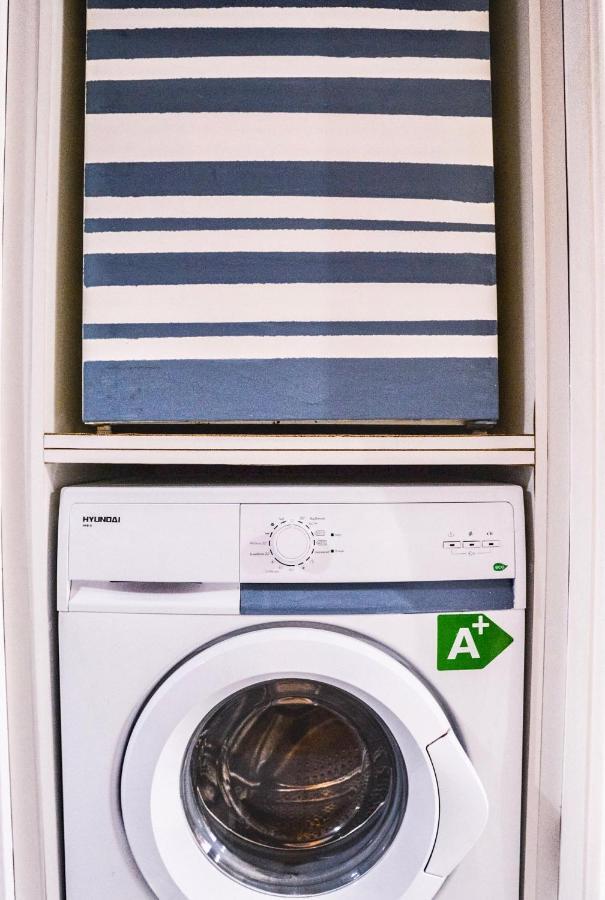 סרס Lux Apartment Downtown מראה חיצוני תמונה